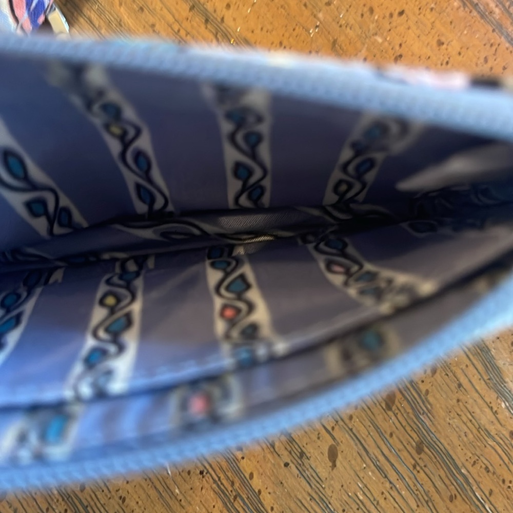 Vera Bradley ID case and Lanyard - Picture 4 of 5